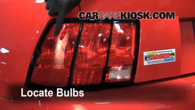 2004 Ford Mustang 3.9L V6 Coupe Éclairage Feux de position arrière (remplacer ampoule)